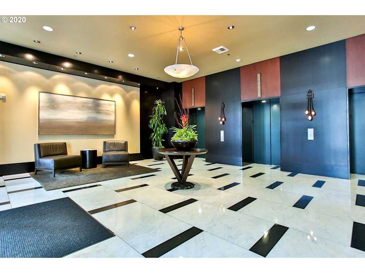 The Elizabeth Lobby