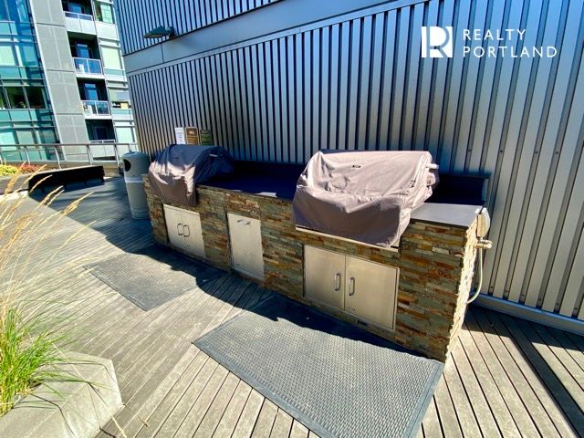 John Ross Condos Outdoor BBQ