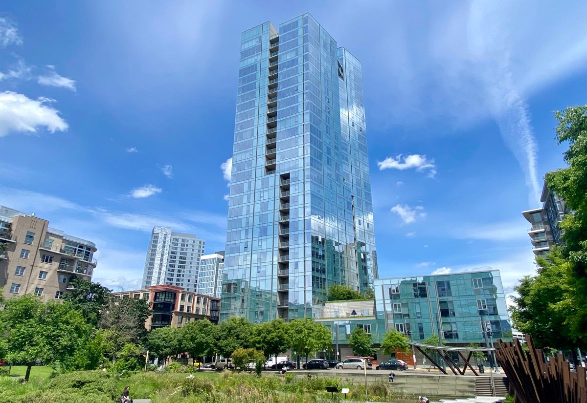 Cosmopolitan on the Park condos in Portland
